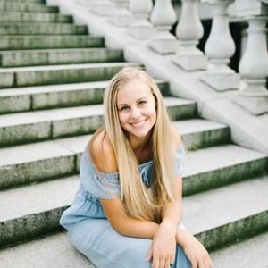 Meet your Posher, Lauren